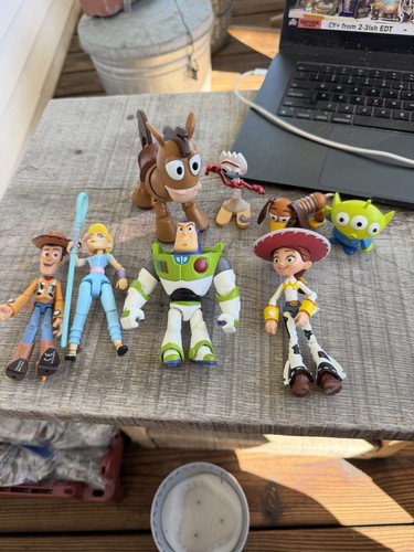 Disney toy story exclusive - 4,